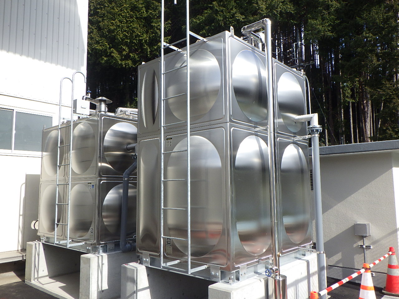 令和7年度富士宮市立西小学校管理特別教室棟・普通教室棟長寿命化工事(機械設備工事)